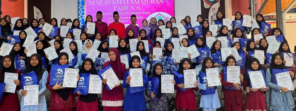 tajaan quraan kepada pelajar berjaya khatam quran
